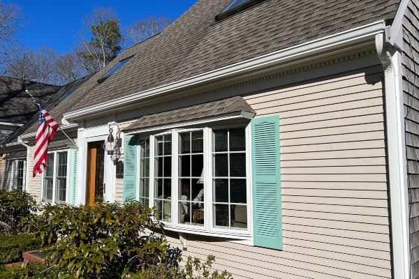 Gutter Guard Replacement Service Image