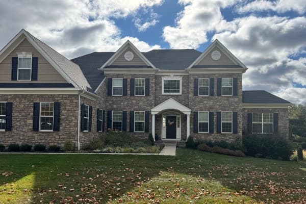 Residential Gutter Service Image
